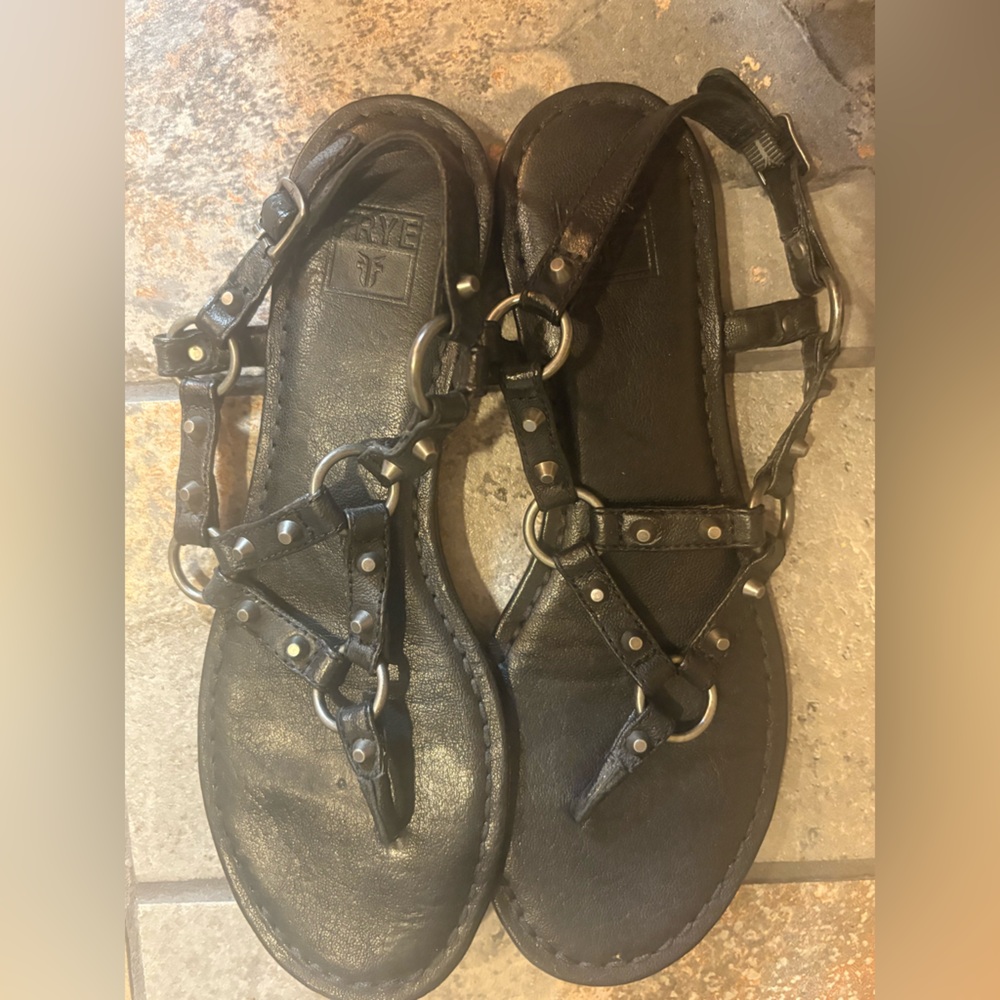 FRYE Women's Carson Ring Thong Gladiator Sandal SIZE 8 M Black Leather Boxed